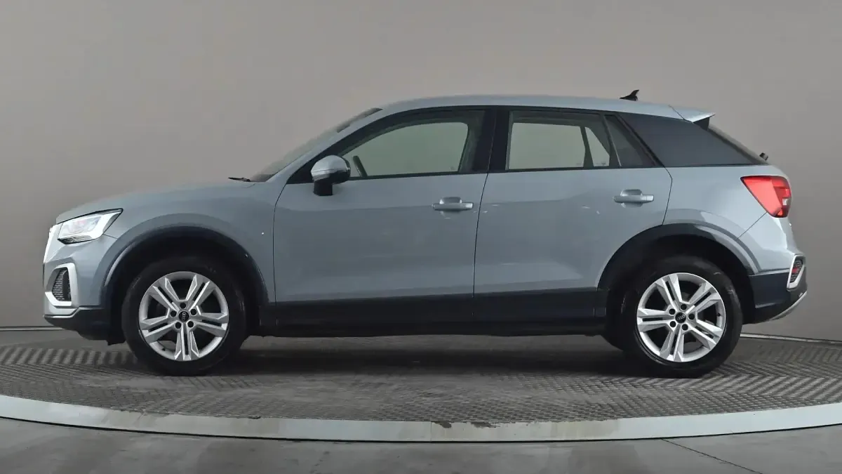 Usado Audi Q2 Sport 110 CV (80 kW) 2021 Gris SUV