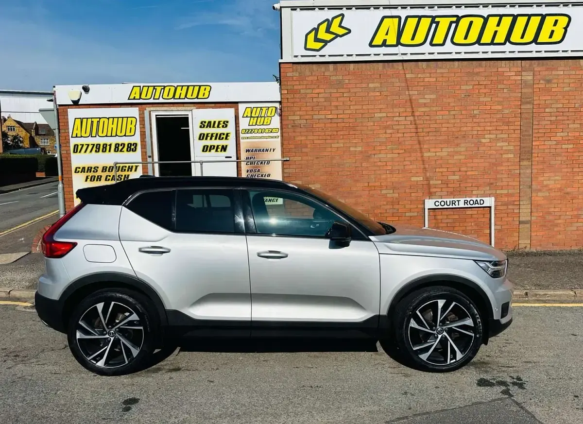 Used Volvo XC40 2018 Silver SUV