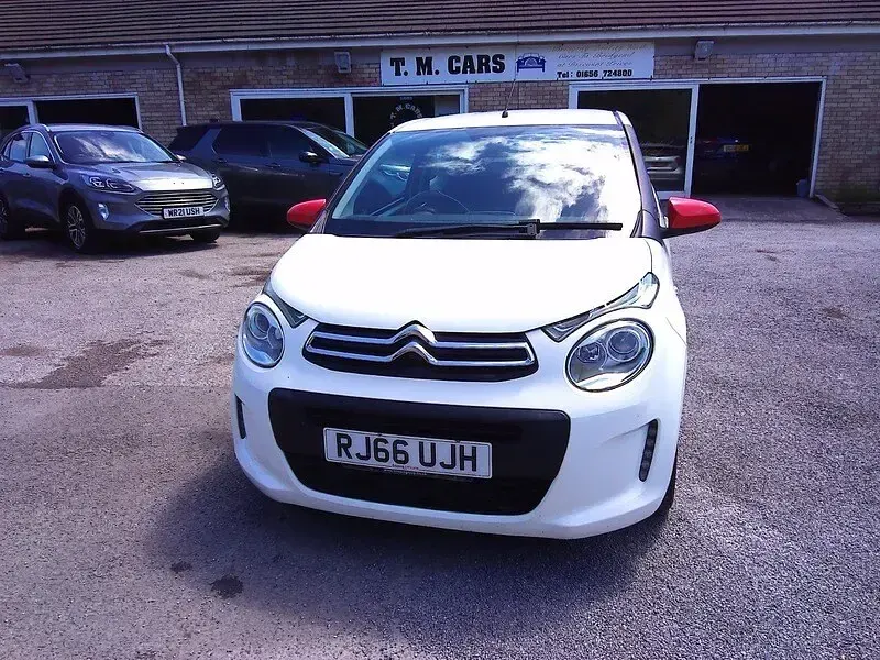 Used Citroën C1 Furio 82 HP (60 kW) 2017 White Hatchback