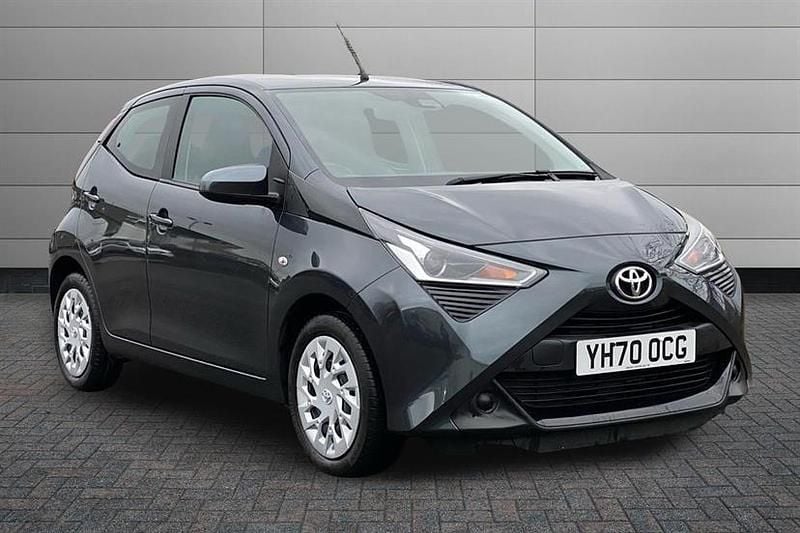 Electro grey Used 2020 Toyota Aygo X-play Hatchback | £11,995 (Fair price) - Image 1/3