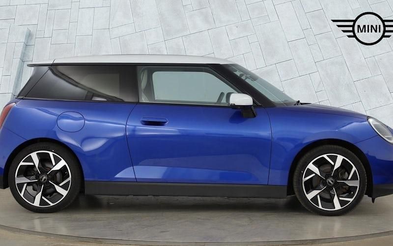 Used Mini Cooper Exclusive 160 kW (218 HP) 2026 Hatchback