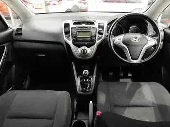 Used Hyundai ix20 SE 90 HP (66 kW) 2016 Silver Hatchback
