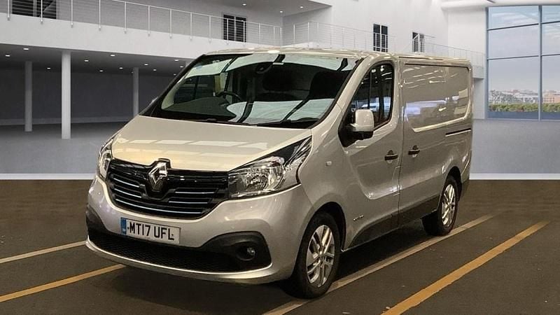 Used Renault Trafic 2017 Silver MPV