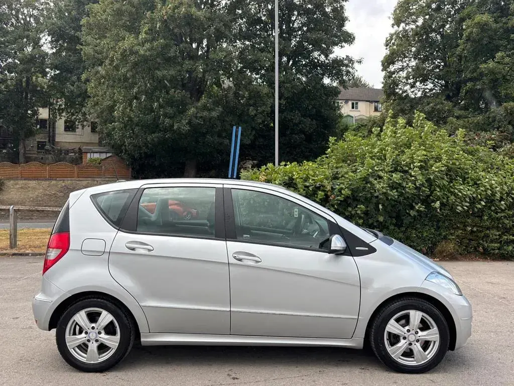 Used Mercedes A180 Avantgarde 2012 Silver Hatchback