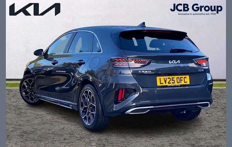 Używany Kia Ceed GT-Line 138 KM (101 kW) 2025 Szary Hatchback