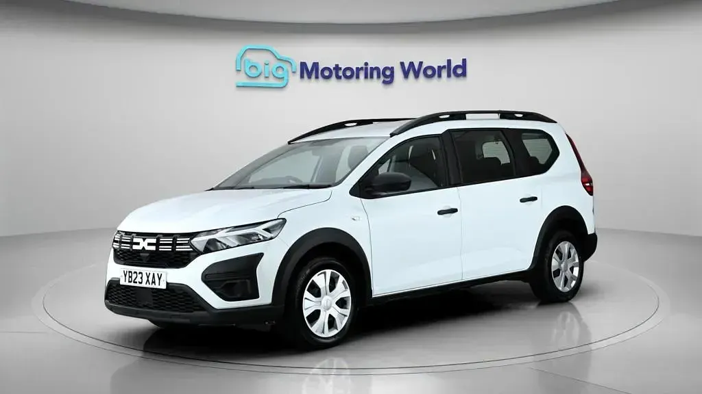 Used Dacia Jogger Essentiel 110 HP (80 kW) 2023 White MPV