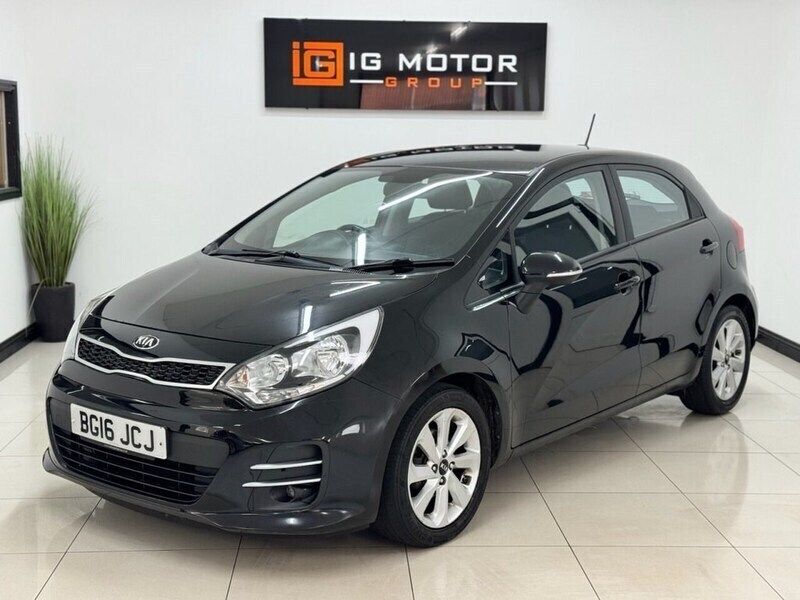 Black Used 2016 Kia Rio 2 Hatchback | £7,495 (Fair price) - Image 1/4