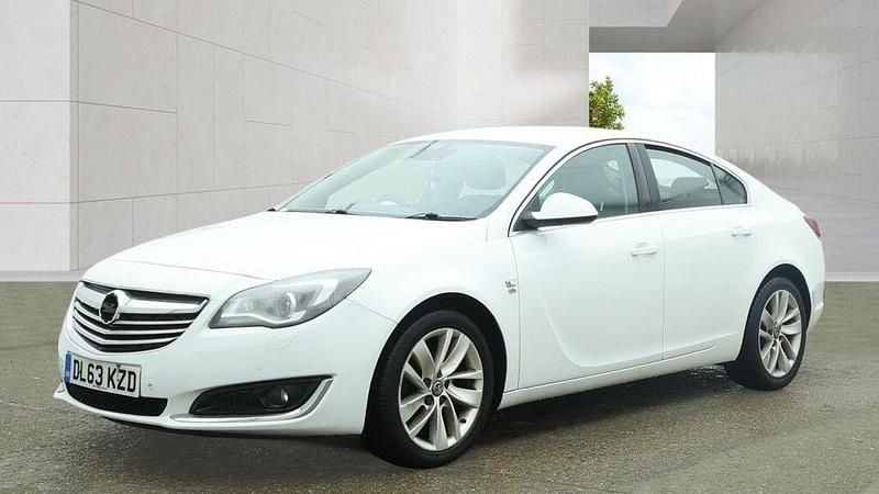 Used Vauxhall Insignia Elite 163 HP (119 kW) 2013 White Hatchback