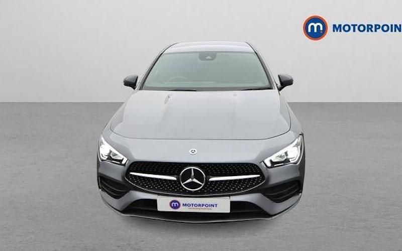 Used Mercedes CLA200 Shooting Brake Executive 163 HP (119 kW) 2022 Estate