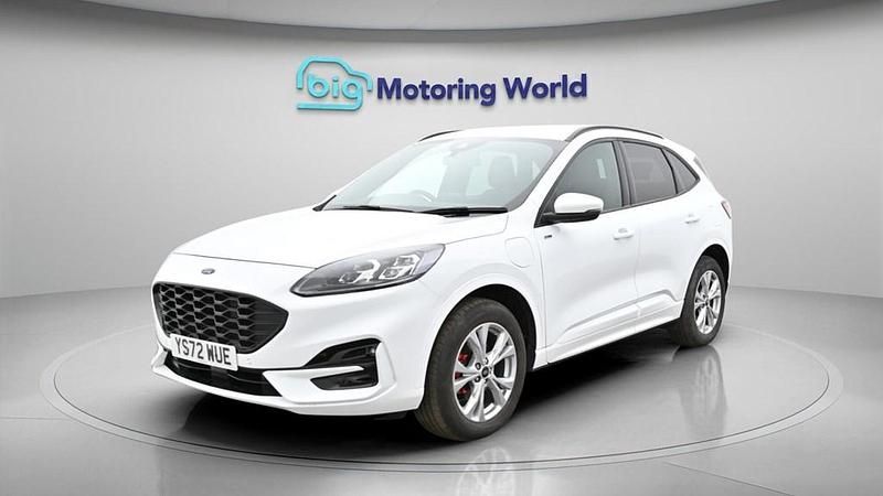 Used Ford Kuga ST-Line 225 HP (165 kW) 2022 White SUV