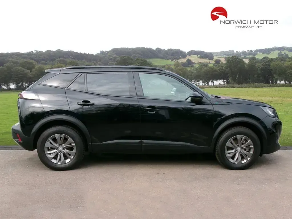 Used Peugeot e-2008 Active+ 100 kW (136 HP) 2023 Black SUV