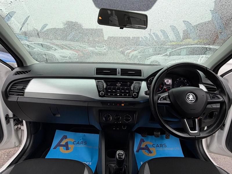 Used Skoda Fabia SE 75 HP (55 kW) 2017 White Hatchback