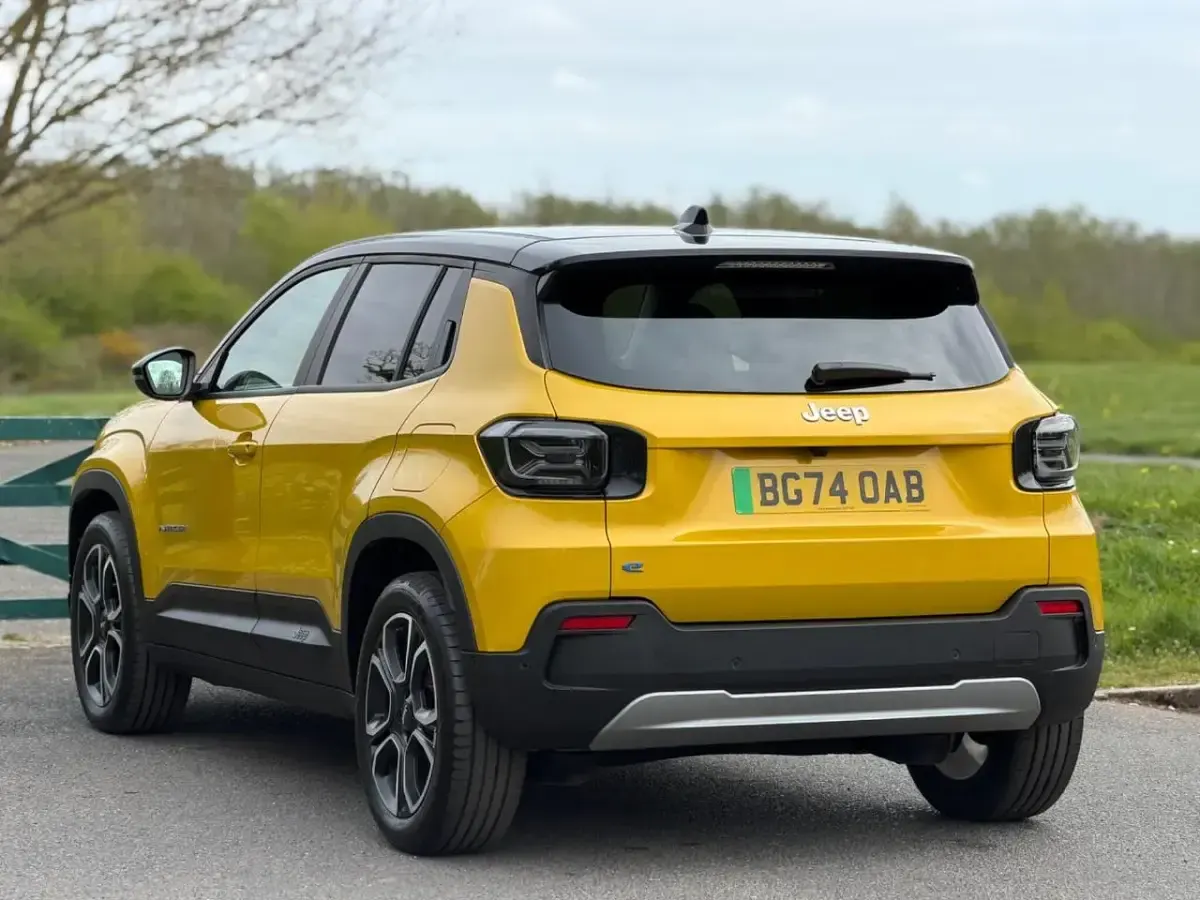 Used Jeep Avenger EV 114 kW (156 HP) 2024 Yellow SUV