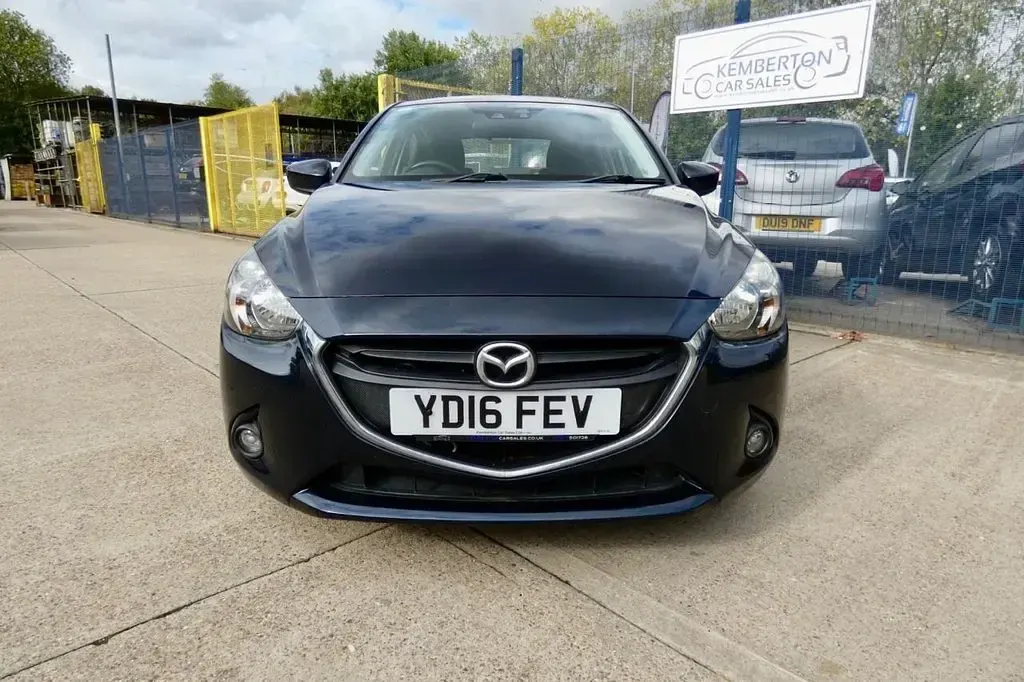 Used Mazda 2 105 HP (77 kW) 2016 Blue Hatchback