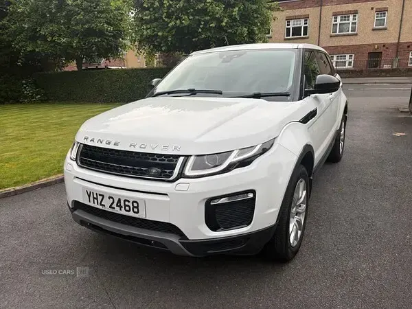 Used Land Rover Range Rover evoque SE 2018 White Estate