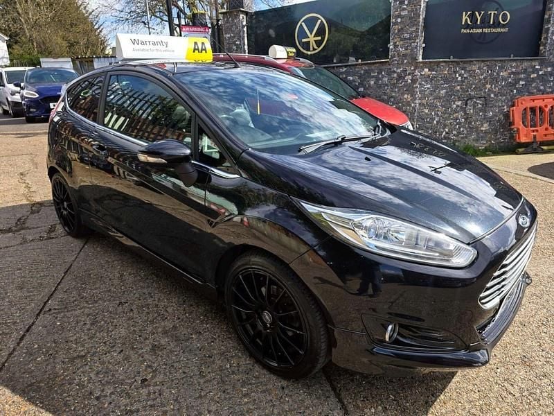 Used Ford Fiesta Titanium X 105 HP (77 kW) 2013 Black Hatchback