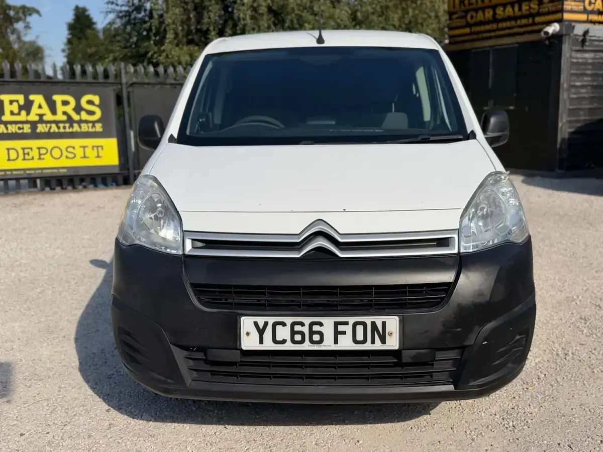 Used Citroën Berlingo 75 HP (55 kW) 2016 White MPV