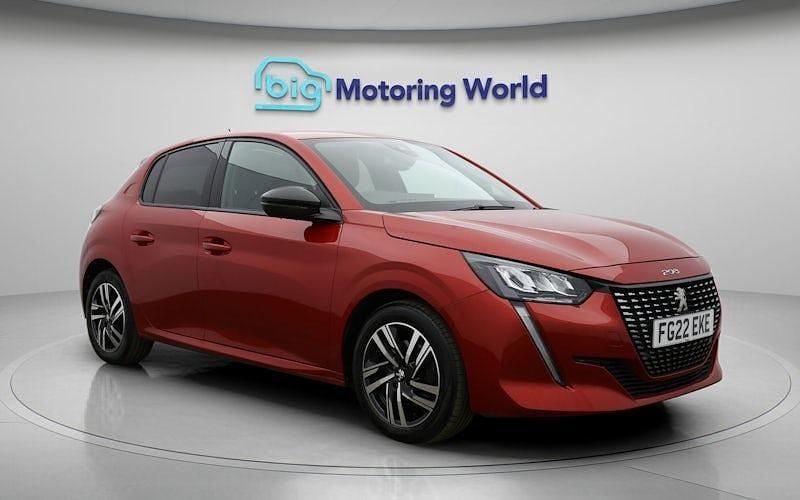 Used Peugeot 208 Allure Premium 102 HP (75 kW) 2022 Red Hatchback