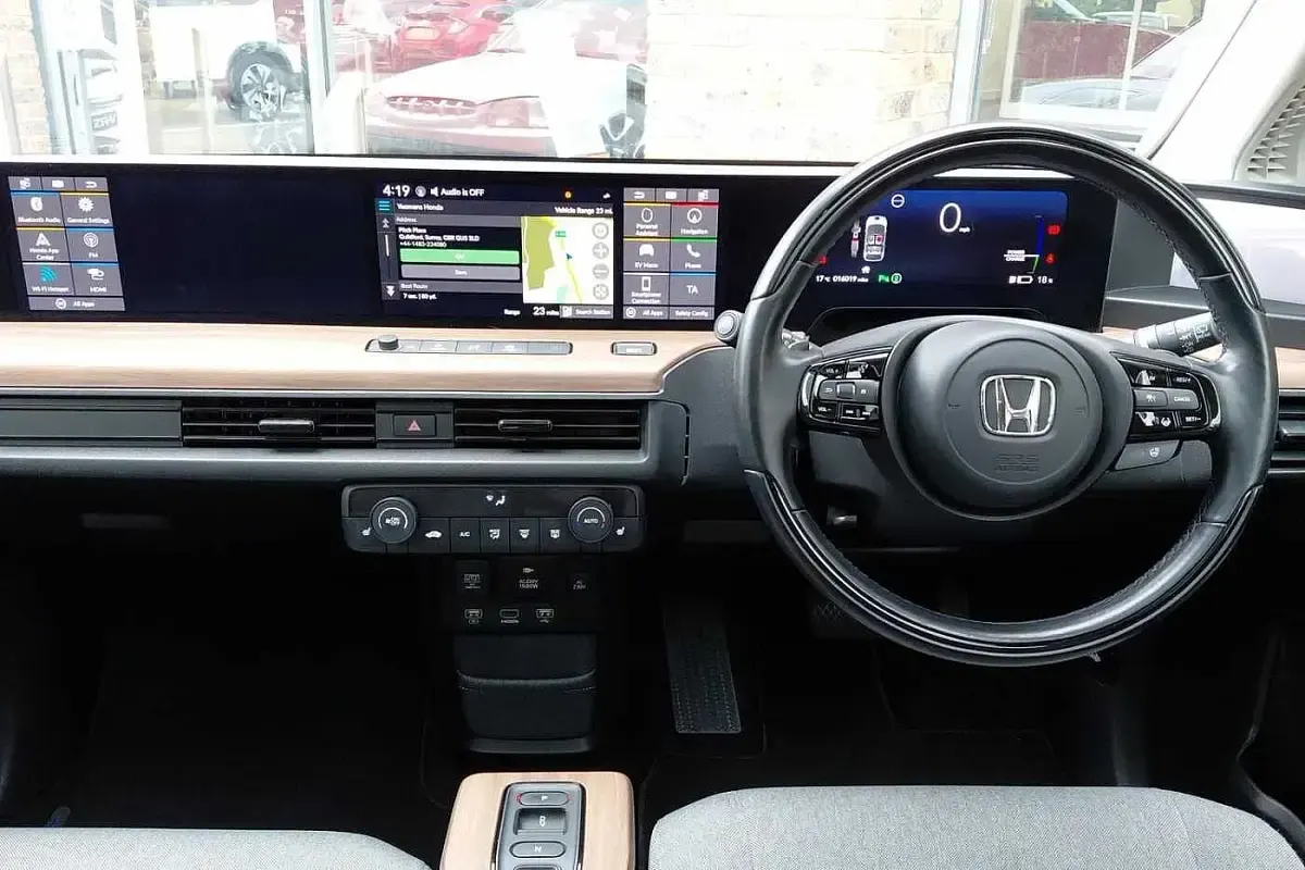 Used Honda e Advance 113 kW (154 HP) 2021 Modern steel metallic Hatchback