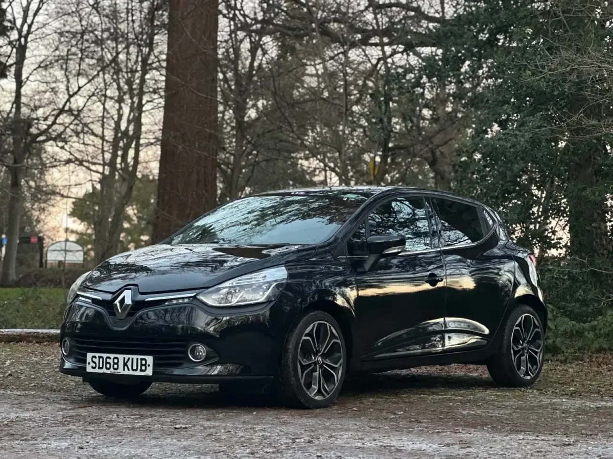 Used Renault Clio IV Iconic 75 HP (55 kW) 2018 Black Hatchback
