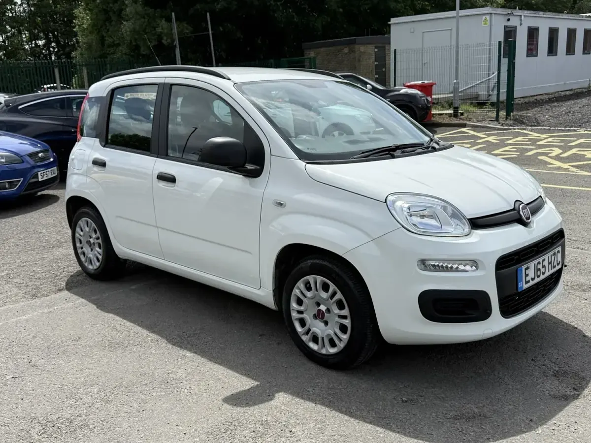 Used Fiat Panda Easy 85 HP (62 kW) 2015 White Hatchback