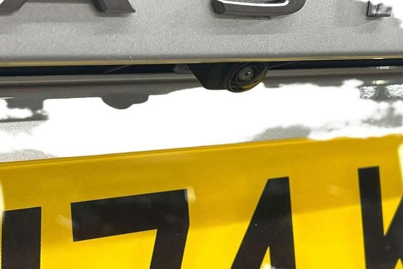 Used Nissan Qashqai N-Connecta 138 HP (101 kW) 2025 Silver SUV