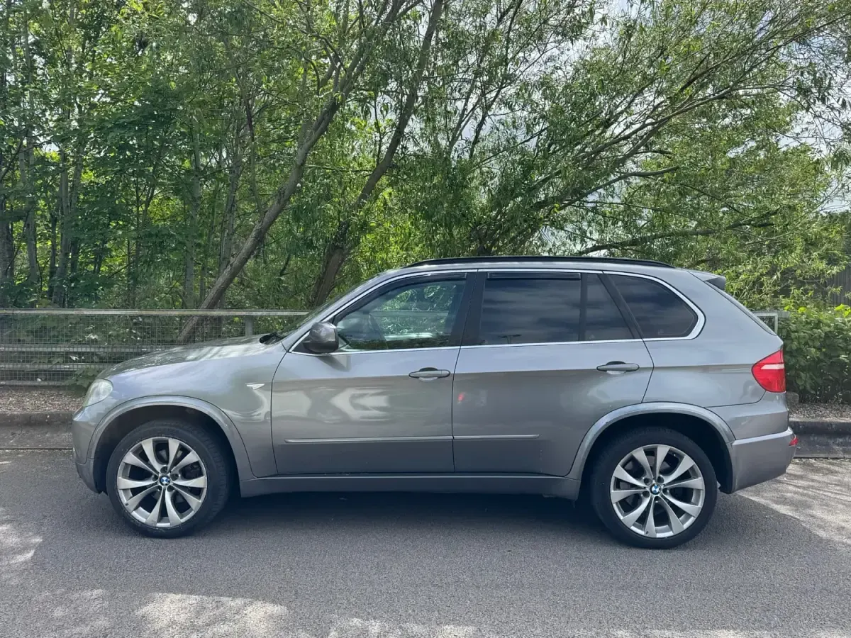 Begagnad BMW X5 M Sport 2009 Grå SUV