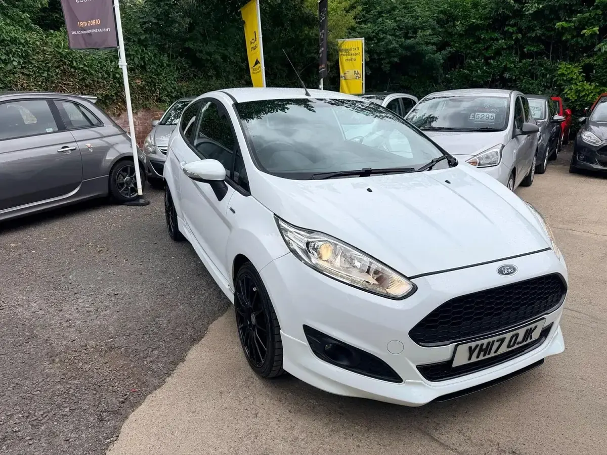 Used Ford Fiesta ST-Line 125 HP (91 kW) 2017 White Hatchback