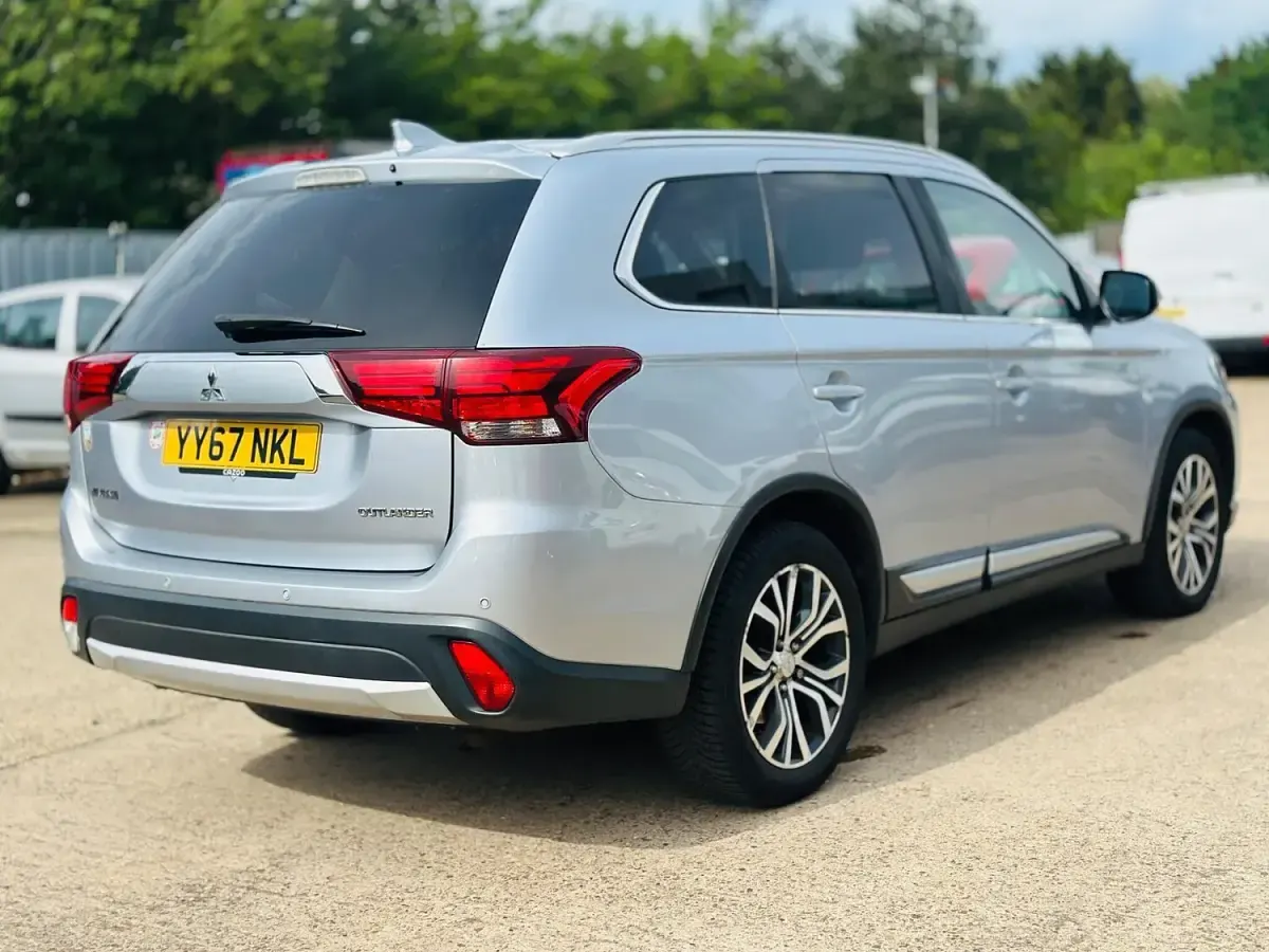 Used Mitsubishi Outlander 147 HP (108 kW) 2017 Silver SUV