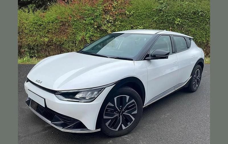 White Used 2022 Kia EV6 Air SUV | £23,495 (Fair price) - Image 1/1