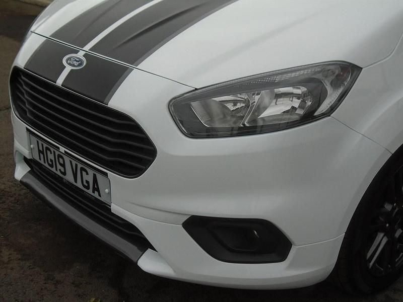 Used Ford Transit Sport 100 HP (73 kW) 2019 White Van