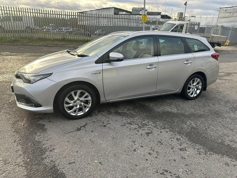 Used Toyota Auris Hybrid 2015 Silver Estate