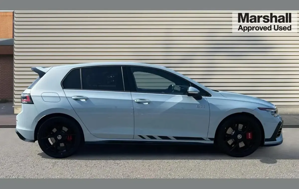 Used VW Golf VIII GTI Clubsport 328 HP (241 kW) 2025 Blue Hatchback