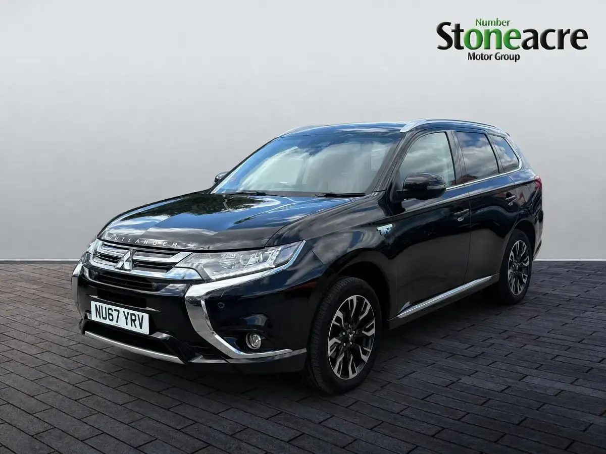 Used Mitsubishi Outlander P-HEV 200 HP (147 kW) 2017 Black Estate