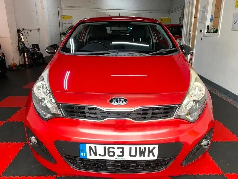 Used Kia Rio 84 HP (61 kW) 2013 Red Hatchback