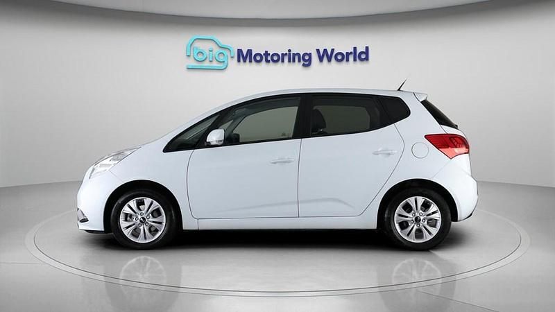 Used Kia Venga 123 HP (90 kW) 2019 White Hatchback