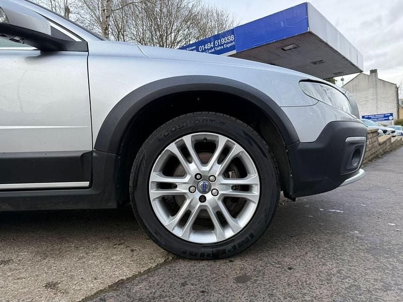 Used Volvo XC70 SE Lux 220 HP (161 kW) 2016 Silver Estate