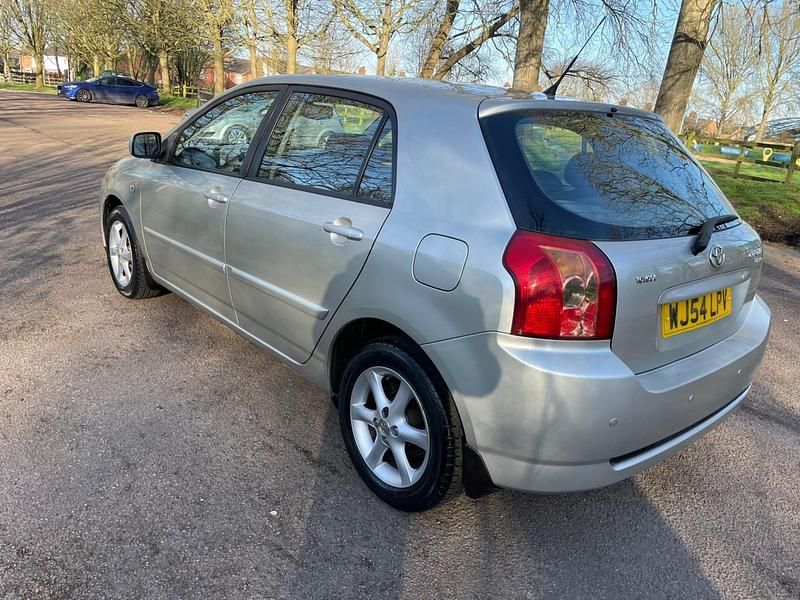 Used Toyota Corolla 110 HP (80 kW) 2004 Silver Hatchback
