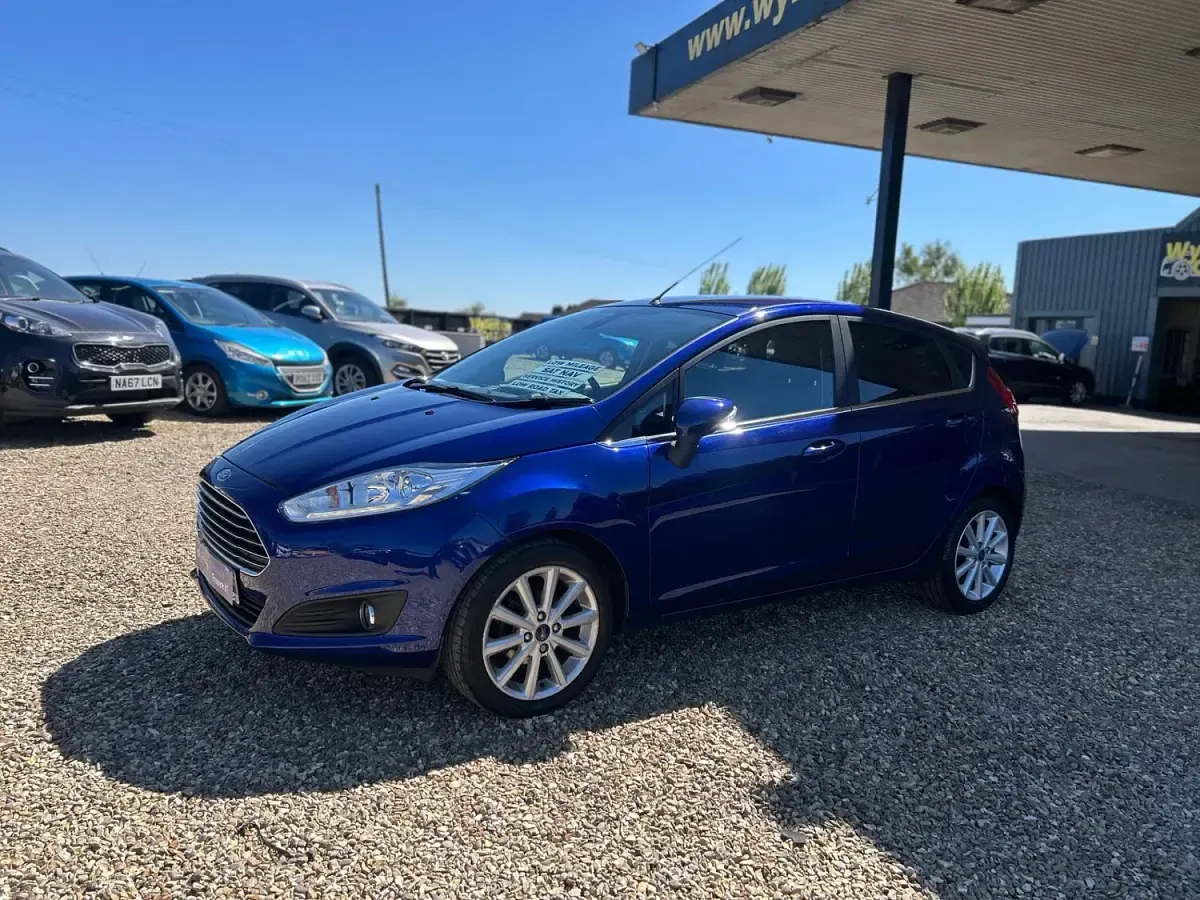 Used Ford Fiesta Titanium 2016 Blue Hatchback