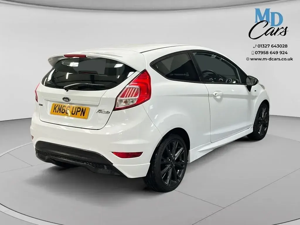 Used Ford Fiesta ST-Line 125 HP (91 kW) 2016 White Hatchback