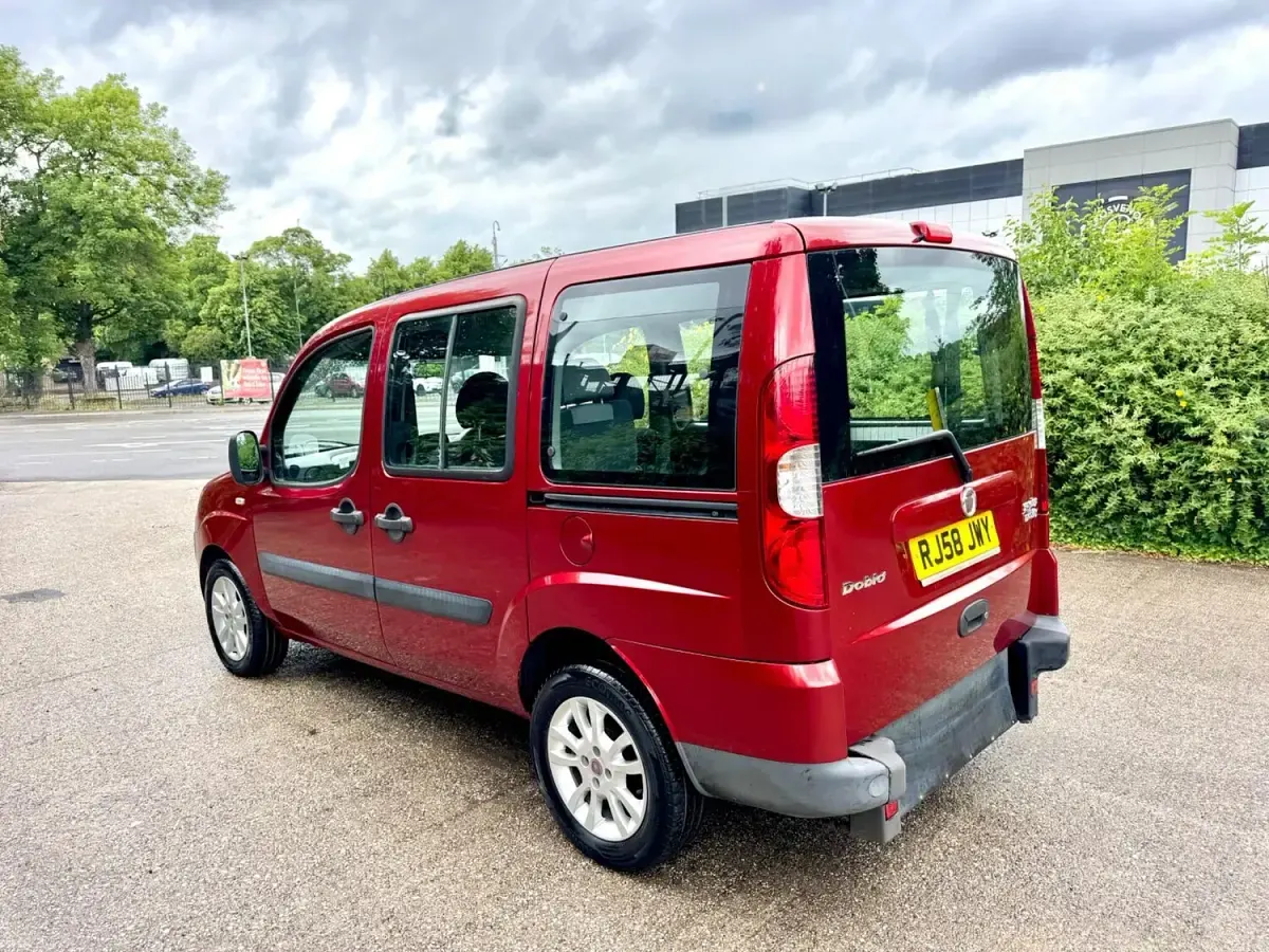 Used Fiat Doblò Dynamic 77 HP (56 kW) 2008 Red MPV