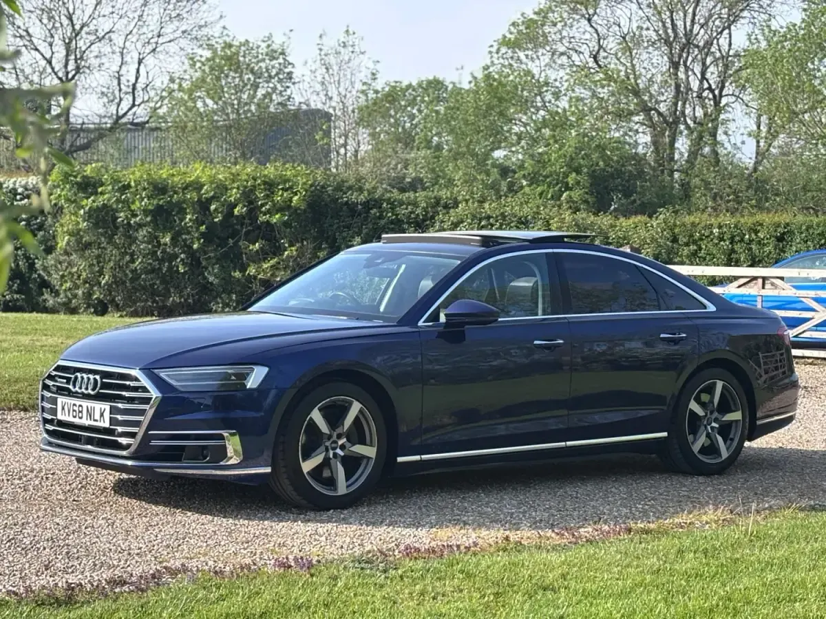Usado Audi A8 Comfort 2018 Azul Sedan
