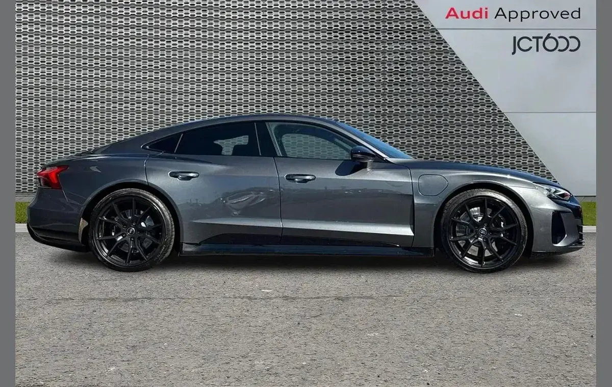 Used Audi RS e-tron GT Comfort 475 kW (646 HP) 2022 Grey Sedan