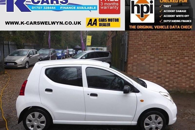 Used Suzuki Alto SZ3 68 HP (50 kW) 2011 White Hatchback