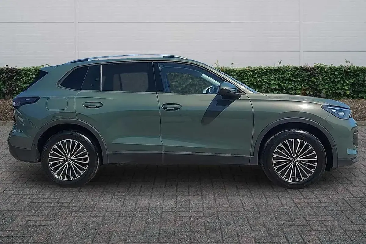 New VW Tiguan Match 150 HP (110 kW) 2026 Nightshade blue metallic SUV