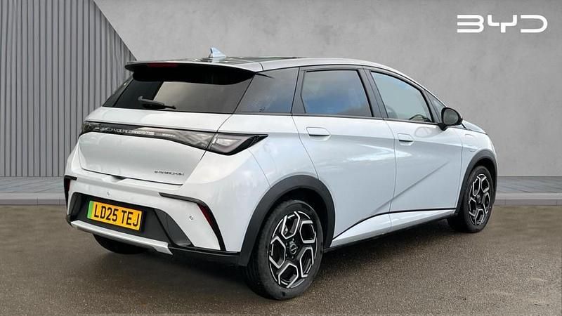 Used BYD Dolphin Design 150 kW (204 HP) 2025 White Hatchback