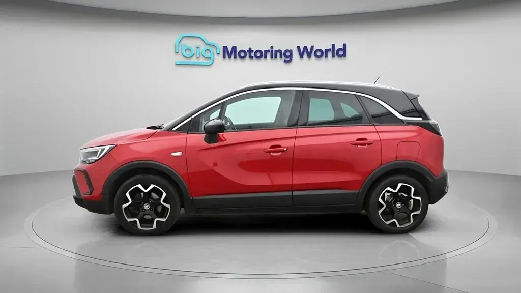 Begagnad Vauxhall Crossland Ultimate 130 HK (95 kW) 2023 Röd SUV
