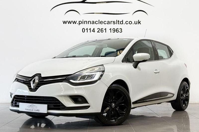 White Used 2017 Renault Clio IV Dynamique Hatchback | £6,950 (Fair price) - Image 1/1