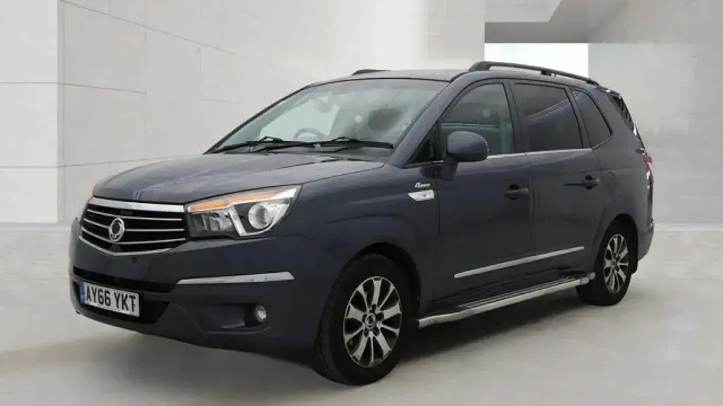 Used SsangYong Rodius 155 HP (114 kW) 2016 Grey MPV