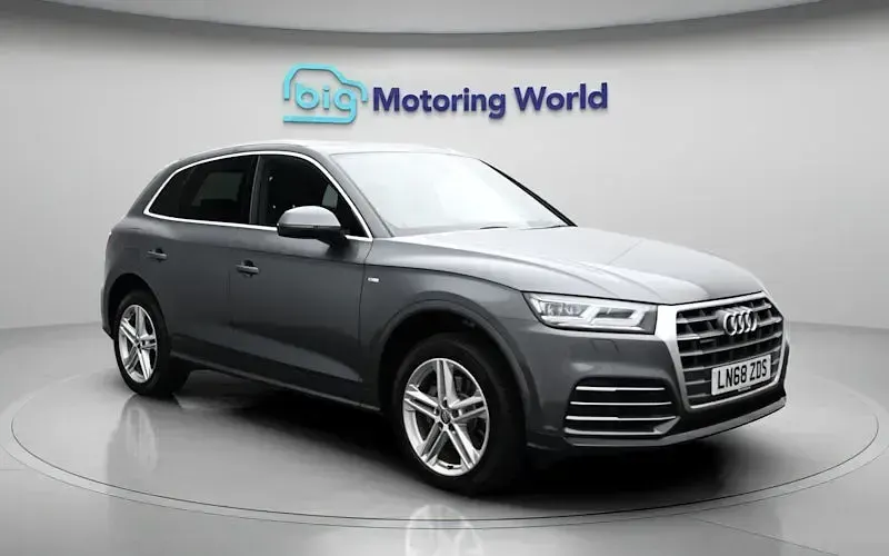 Używany Audi Q5 S-Line 252 KM (185 kW) 2018 Szary SUV